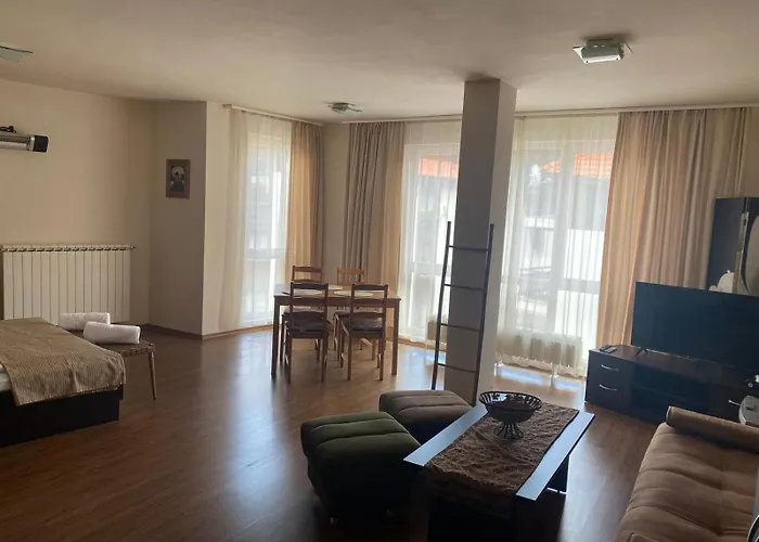 Royal Towers 738 * 班斯科