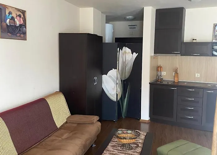 Royal Towers 738 Apartment